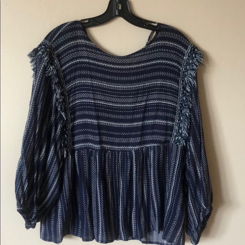Blue/White motif top
